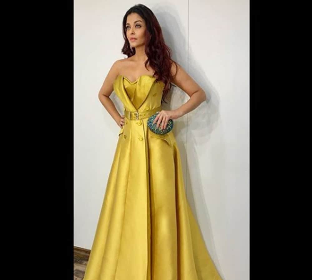 aishwarya rai bachchan golden gown Rs 4 lakh for Ambani casual dinner 