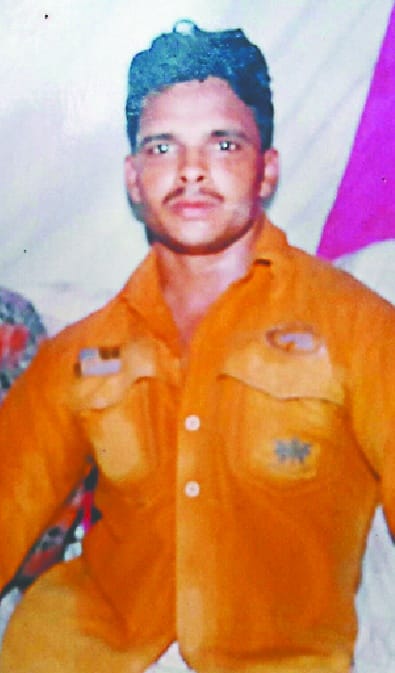 The body of the canteen operator was thrown into the drain