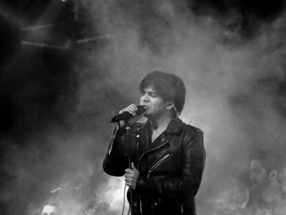 singer Ankit Tiwari facebook account has been hacked