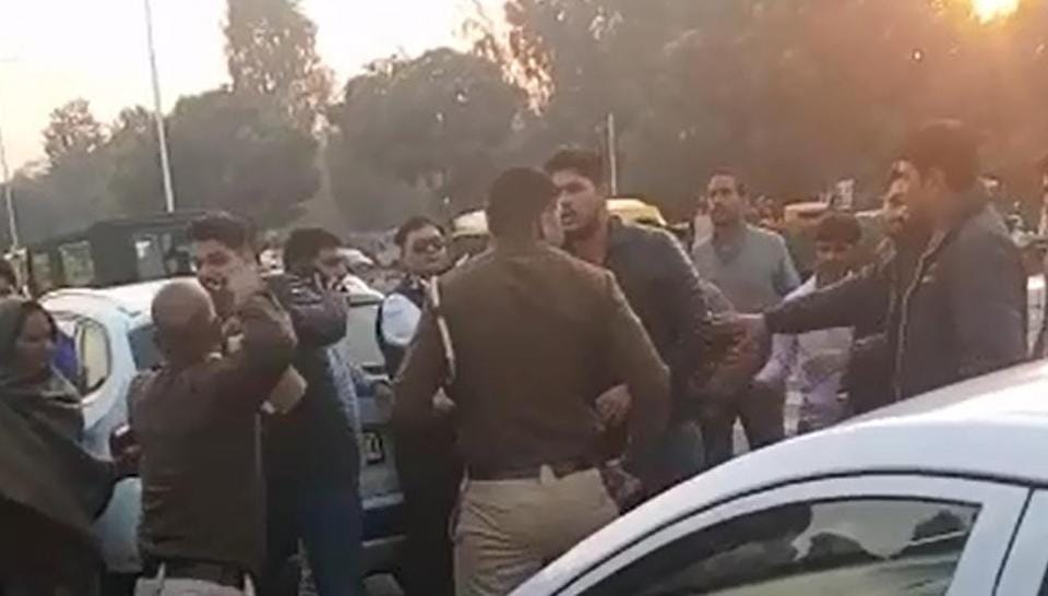 Two police man drunken, suspend