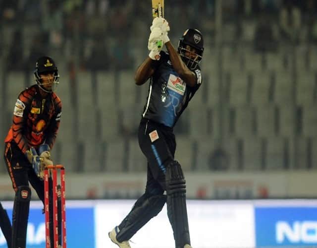 chris gayle hits 800 sixes in t20 