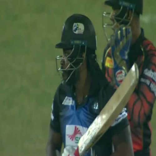 chris gayle hits 800 sixes in t20 
