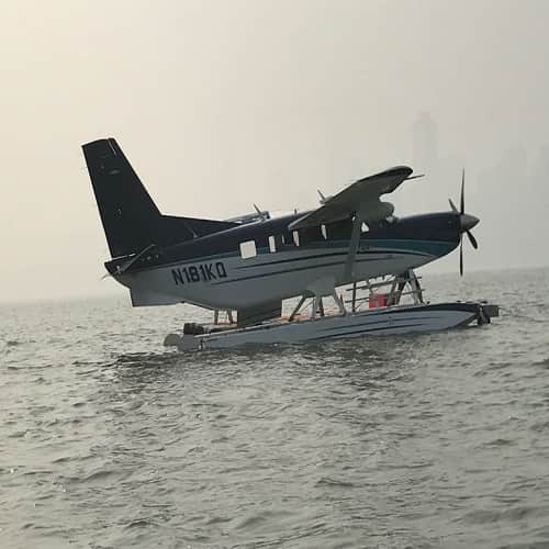 Landing of Sea plane in Mumbai waters in the presence of Nitin Gadkari