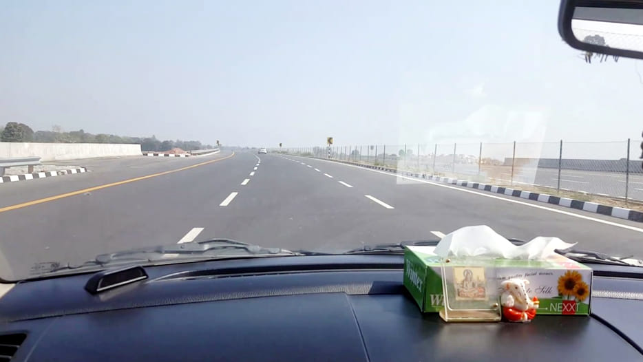 shivpal son teepu born on Agra Lucknow Expressway