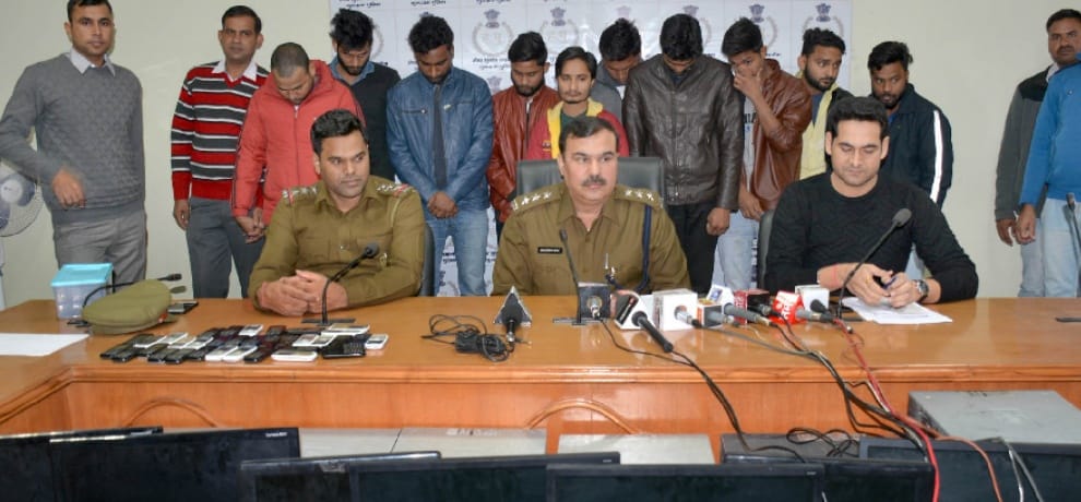 fake call center exposed by police in delhi 