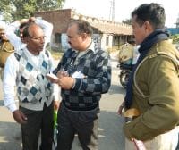 सेवानिवृत रेल अधिकारी से दिनदहाड़े डेढ़ लाख रुपये की छिनैती