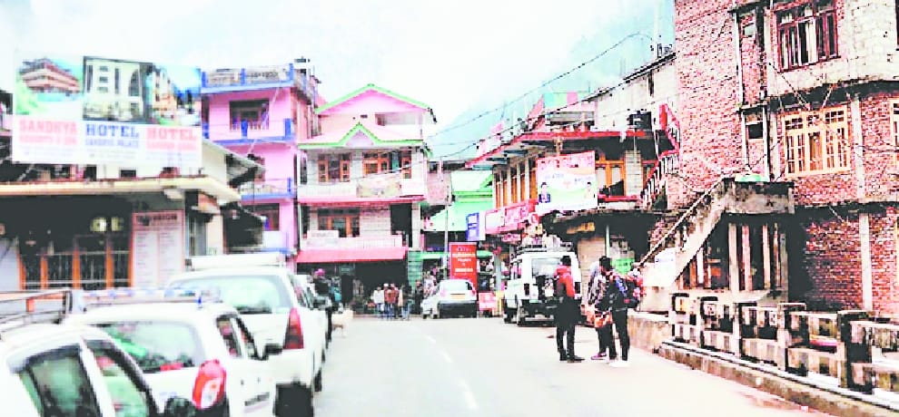 वन विभाग ने कसोल के 29 लोगों को दिए नोटिस