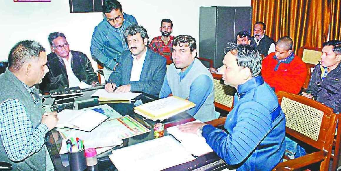 Before the meeting of the board, the board of controversy