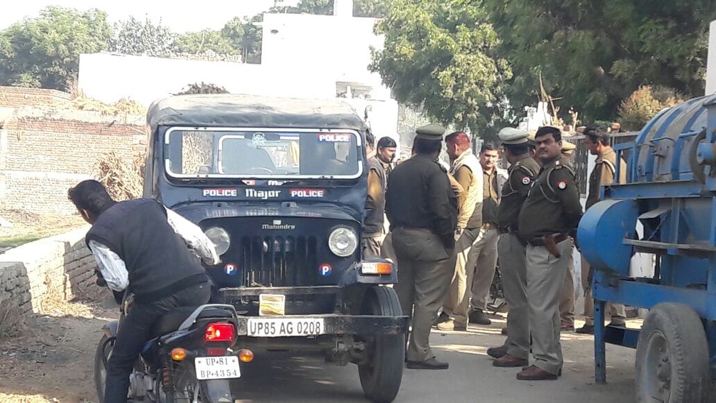 man shot in mathura on complaint of corruption in ration