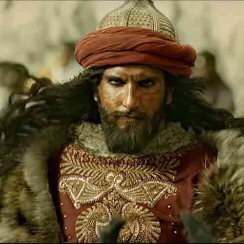 padmavati will release before valentine day in february 2018