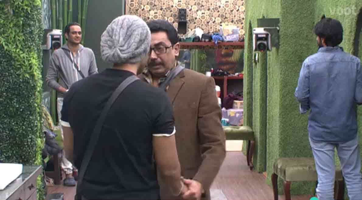 bigg boss 11 luv tyagi father break down tears in the house