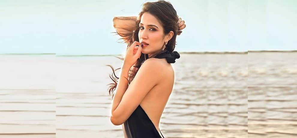 zaheer khan and sagarika ghatge honeymoon pictures from maldives