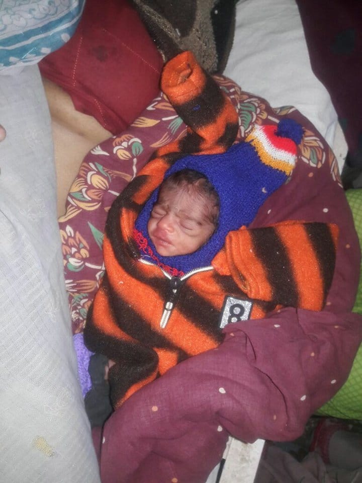shivpal son teepu born on Agra Lucknow Expressway
