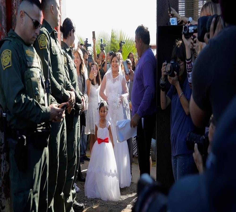 cross-border-wedding-held-as-california-door-of-hope-opens