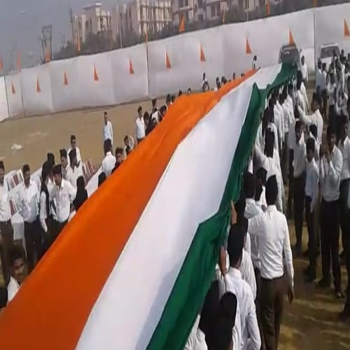 Tricolor 183 feet tall with RSS workers, see photos