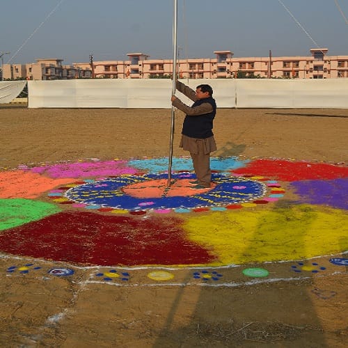 Tricolor 183 feet tall with RSS workers, see photos