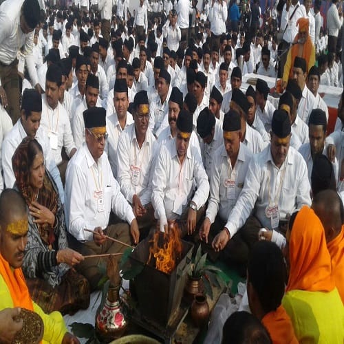 Tricolor 183 feet tall with RSS workers, see photos
