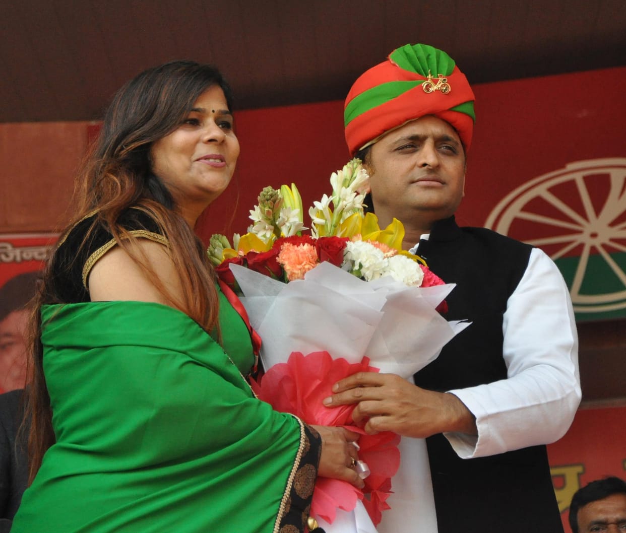 akhilesh yadav comment on demonetization and gujrat election