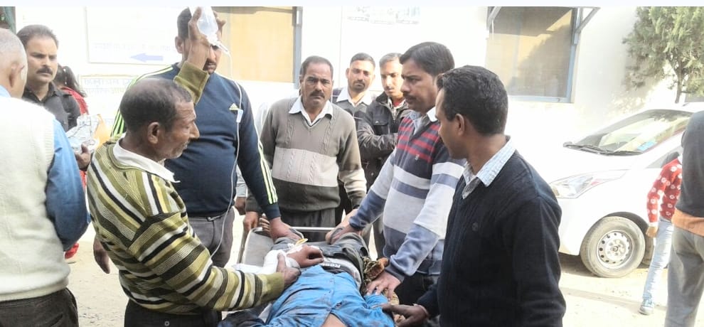 two died and 15 people injured in road accident at nadaun