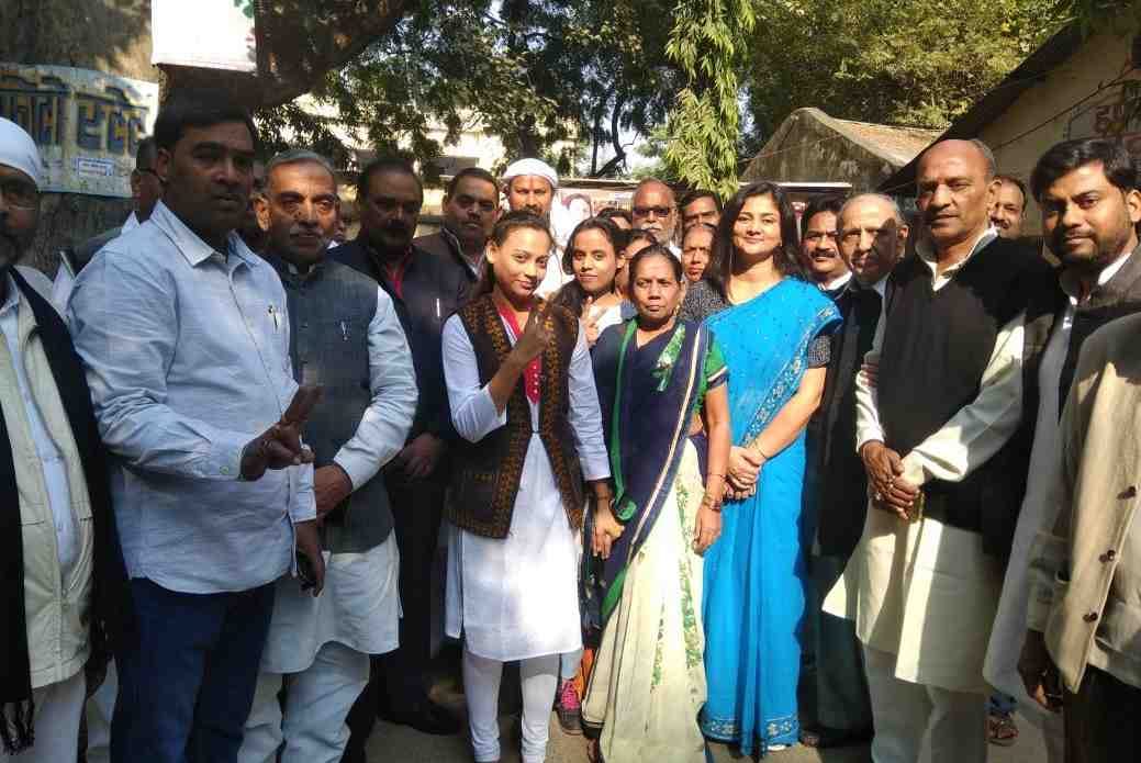 ankita srivastav fill his nomination form for nikay chunav