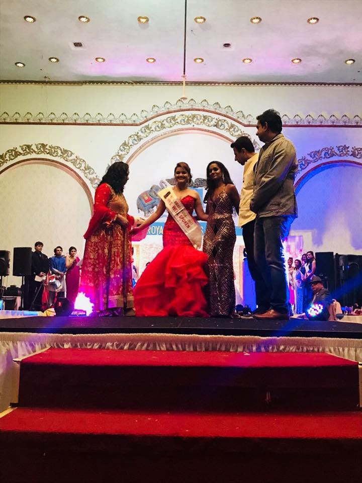 varanasi girl dishika singh win title of mrs bharat in america