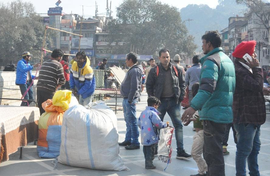 इंदिरा मार्केट से हटाए तहबाजारी, जुर्माना लगाया