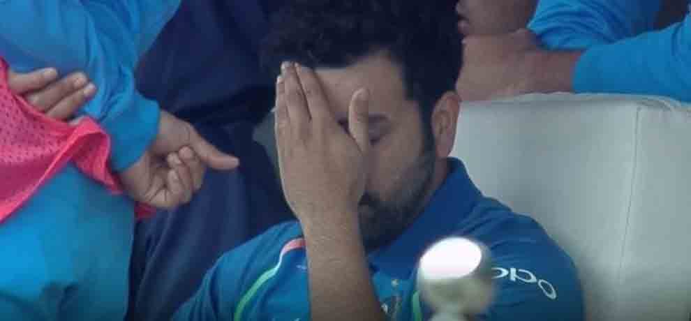 rohit sharma disappoints with their batters in first odi against sri lanka