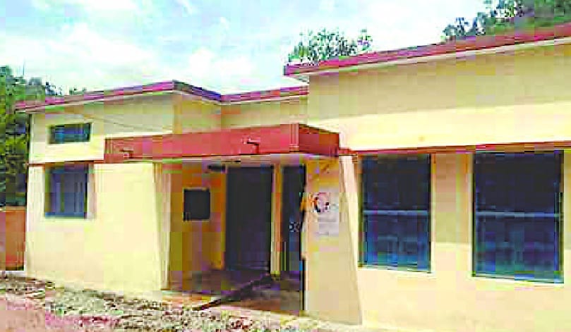 Women doctor not only for treatment in Kamasyar valley