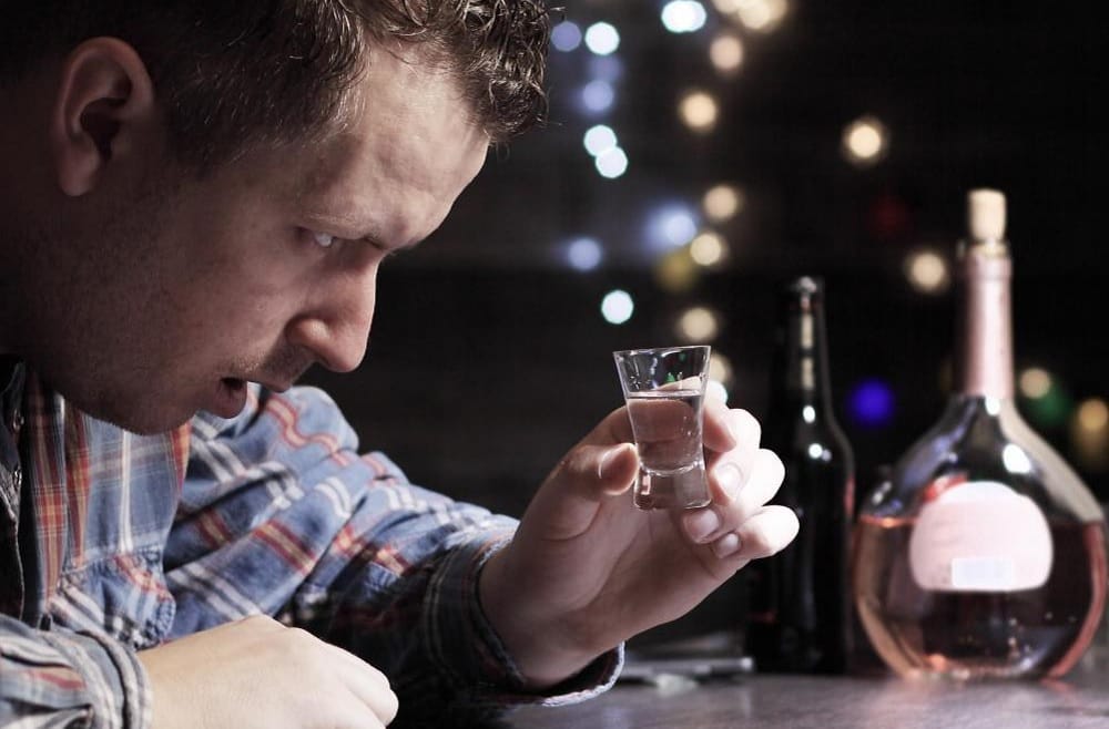 Know about the side effects of mixing alcohol with energy drinks  