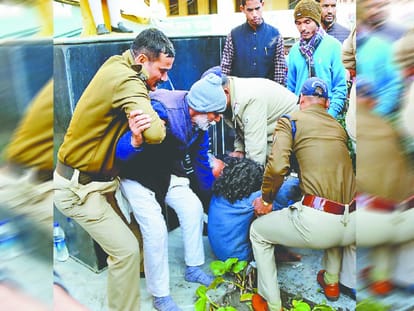   police arrested andolankari on Hunger strike in srinagar uttarakhand