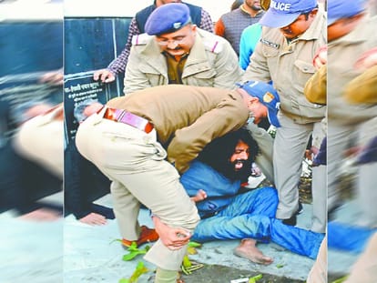   police arrested andolankari on Hunger strike in srinagar uttarakhand