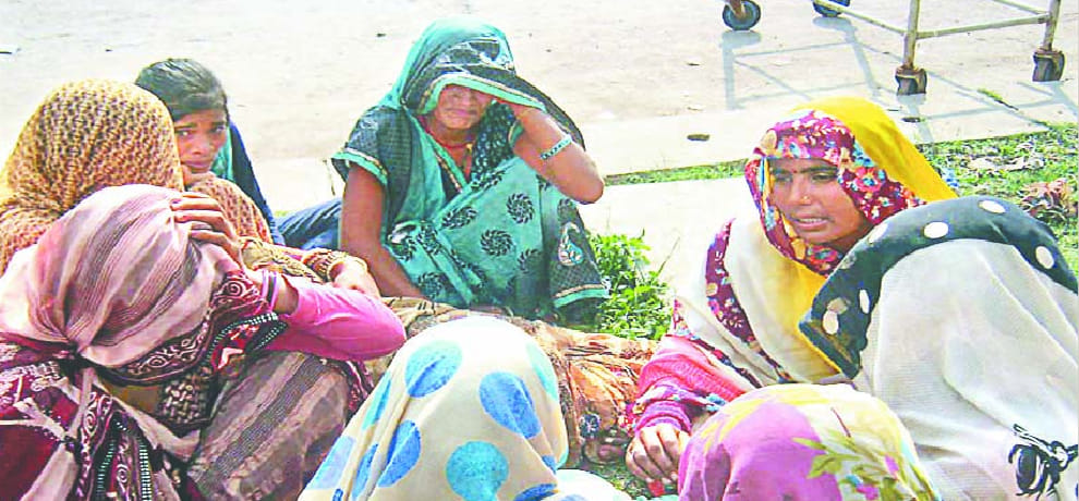 one people died in chitrakoot tractor trolley accident
