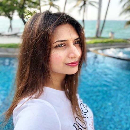 divyanka tripathi take a leave for her birthday,  with husband Vivek Dahiya to Pattaya