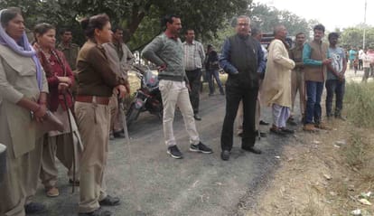 Attack on revenue team in mau many officer injured