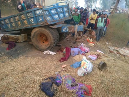 Road accident in mirzapur ten people dead