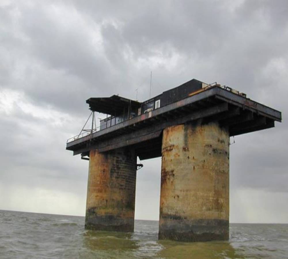dangerous and weird places of world where people lives