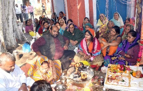शनि महाराज के मंदिर का वार्षिकोत्सव मनाया