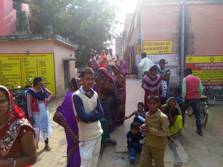 डॉक्टर और तीमारदार भिड़े, तीन घंटे बाधित रही स्वास्थ्य सेवाएं