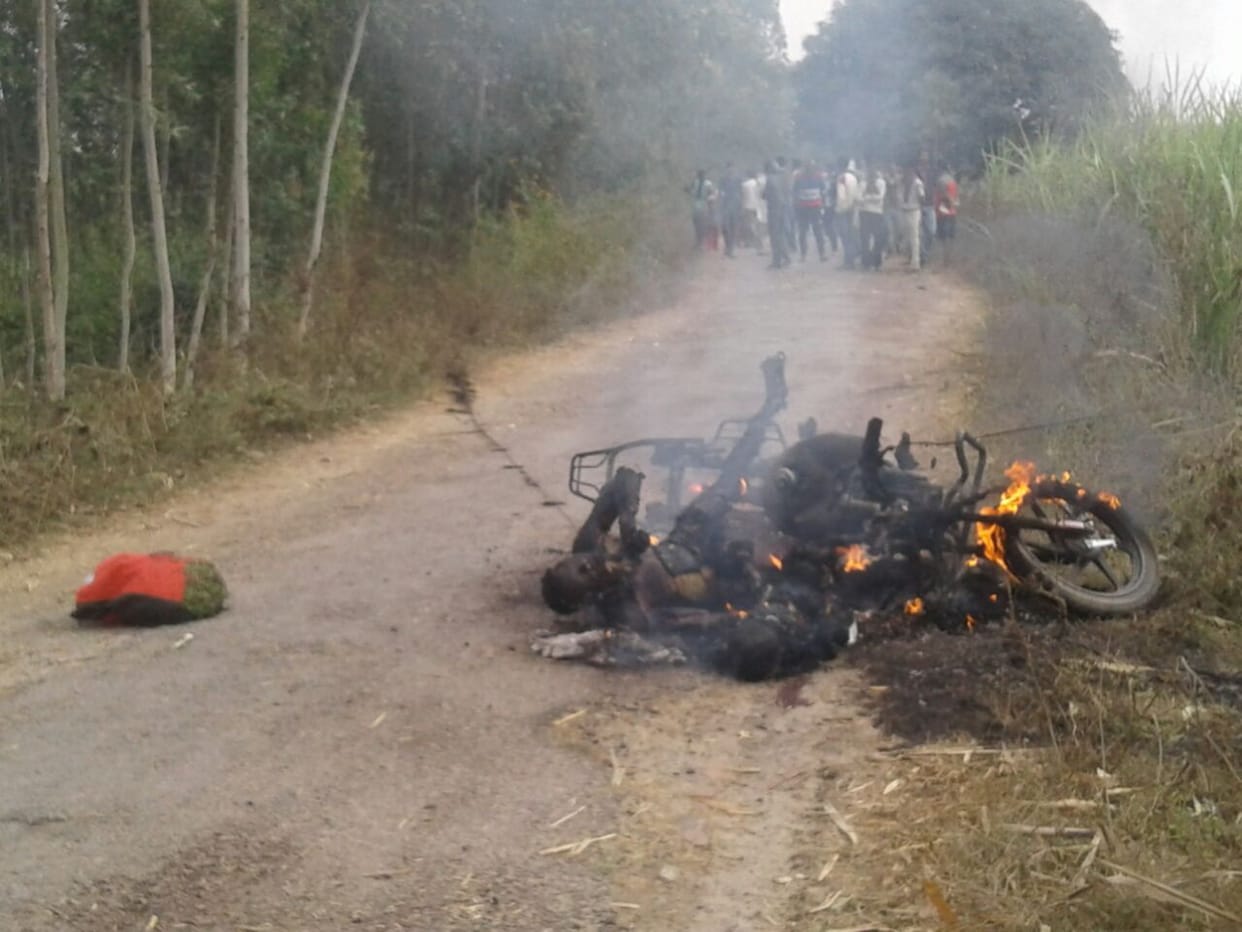 two burned up alive in sitapur when a electric line falls on bike.