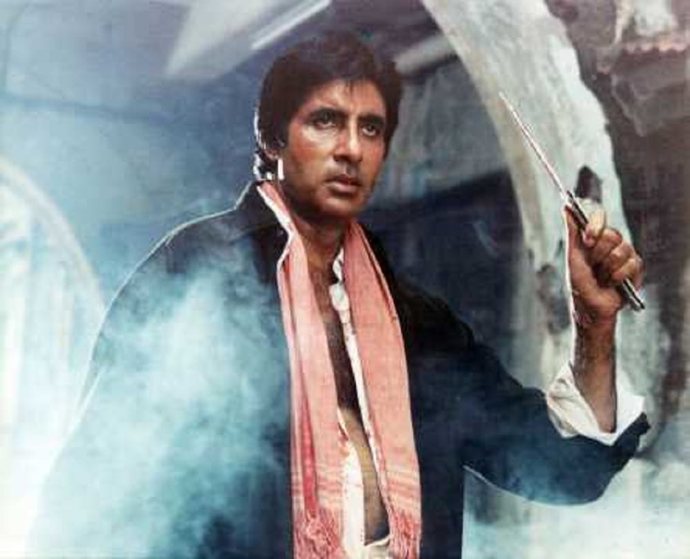 Not Kimi Katkar Amitabh Bachchan Performed with Sridevi First On Jumma Chumma Song From film Hum