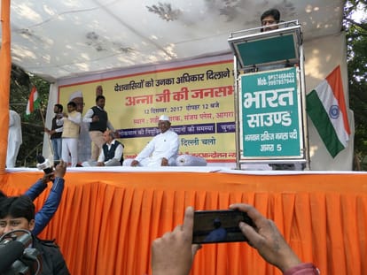 anna hazare announced for next movement in agra