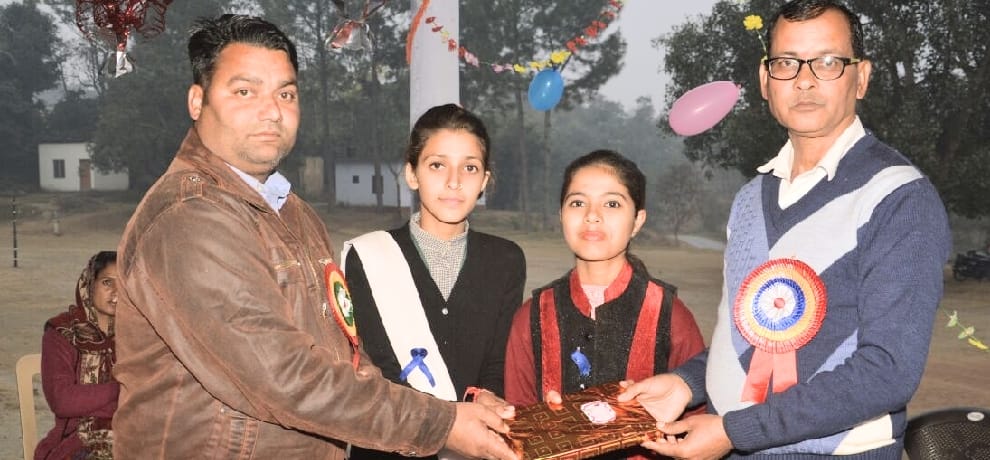 स्कूली बच्चों ने शानदार प्रस्तुतियां देकर मोहा मन