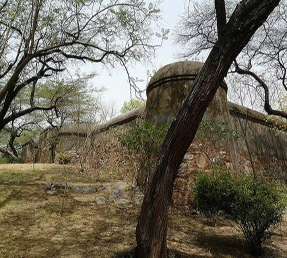 Know the story about Bhuli Bhatiyari Mahal
