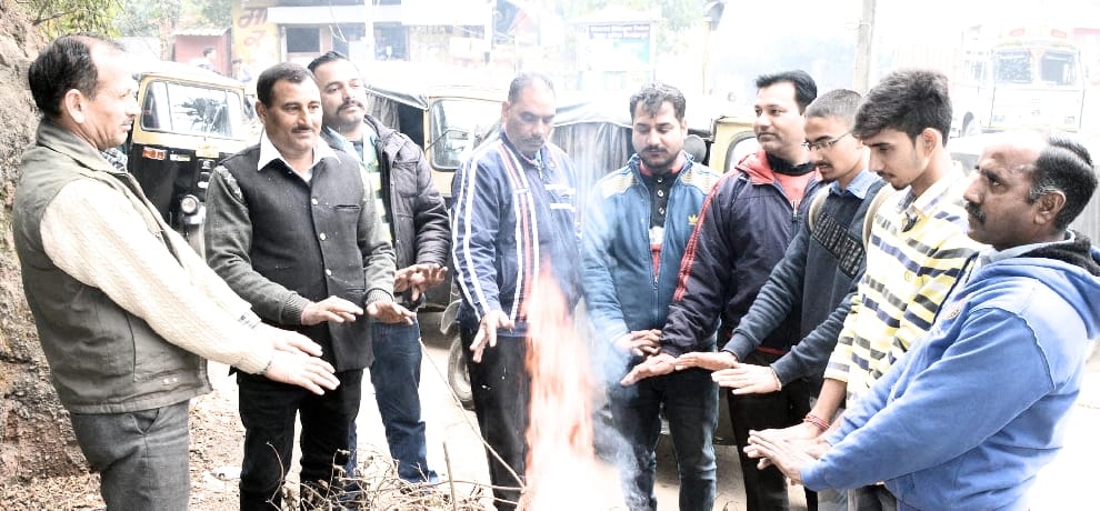 दो दिन बारिश से ठिठुरन बढ़ी