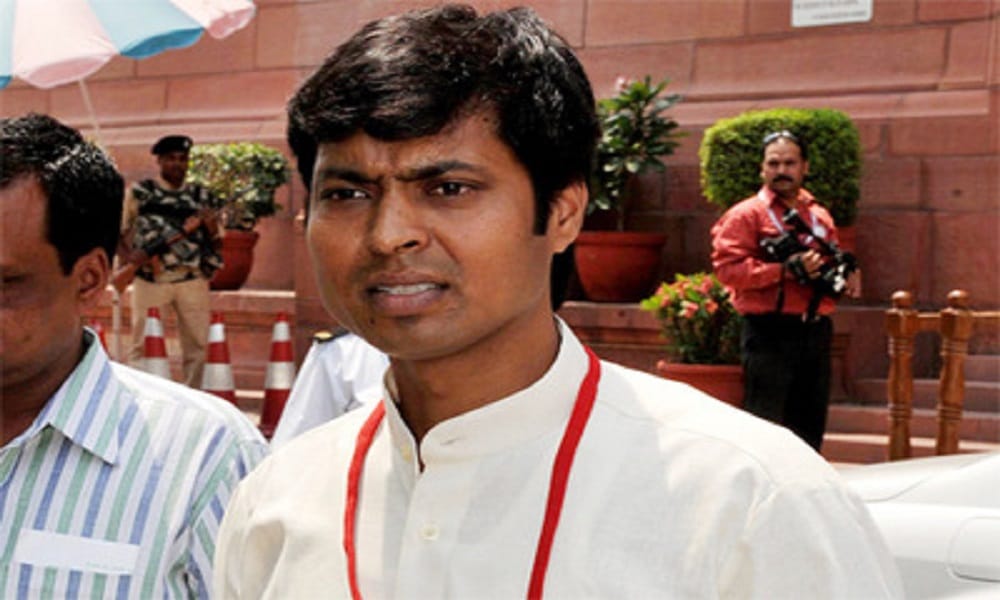 Now Dilip Tirkey and Dhanraj Pillay slams shahid afridi on comment over Narendra Modi