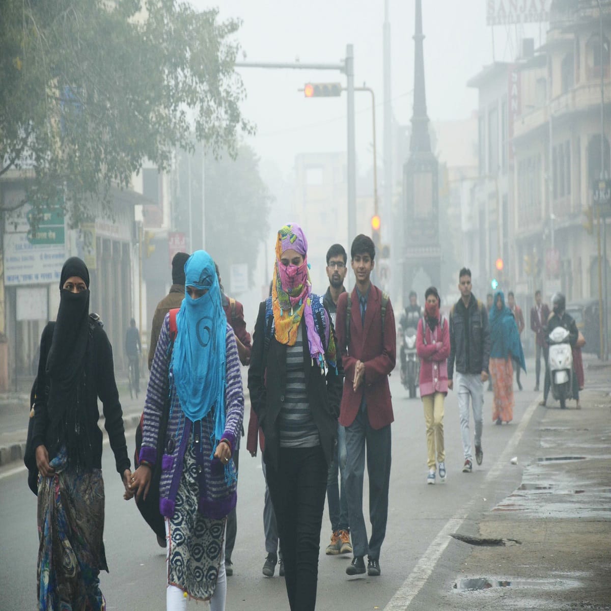 fog in pinkcity-jaipurites witnessed season-s first fog-transportation effected 