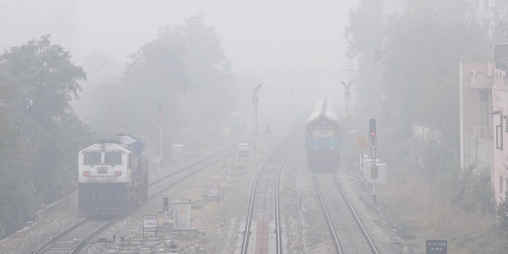 Two trains canceled due to fog by the railway