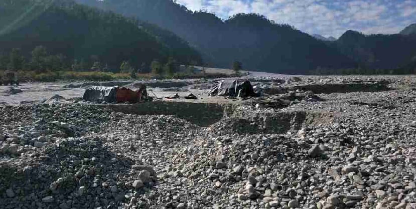Why do not the officers see this illegal mining game