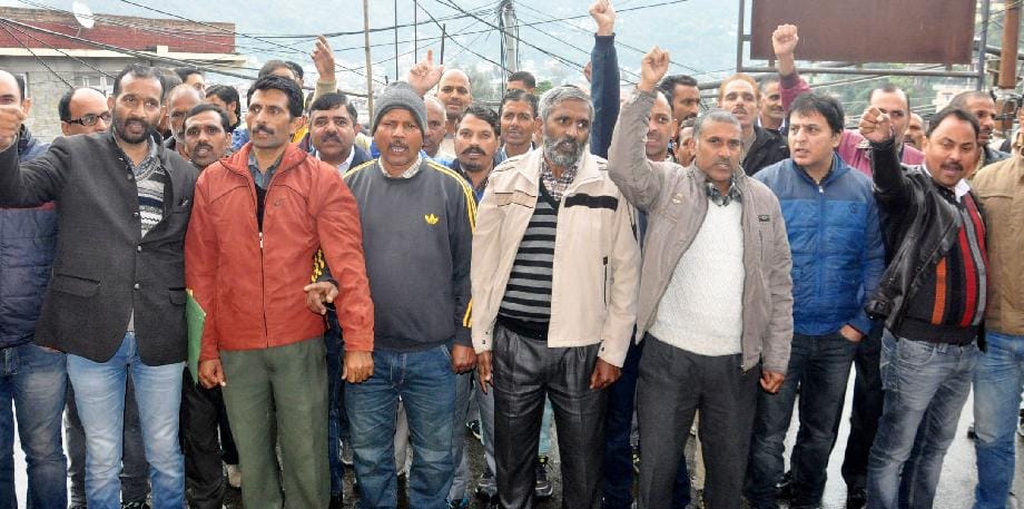 सहायक टावर कंपनी के विरोध में तल्ख हुए बीएसएनएल कर्मी