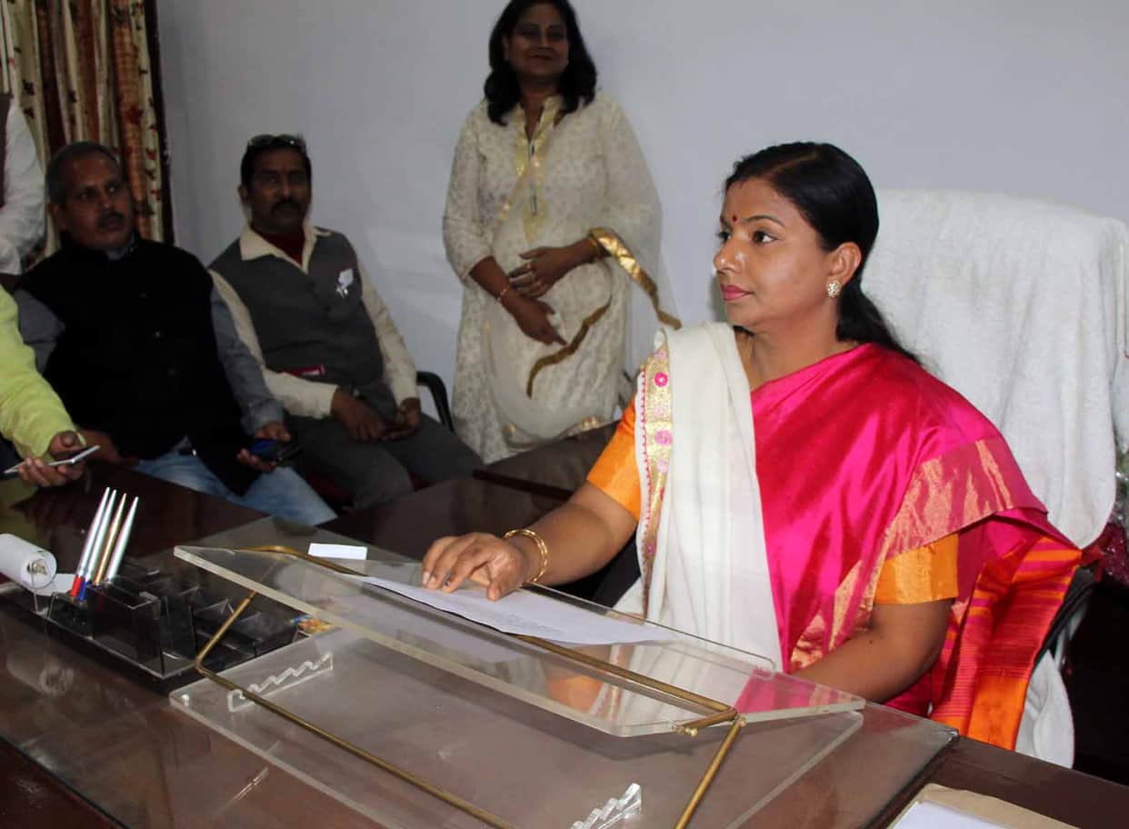Varanasi mayor mridula jaiswal take charge